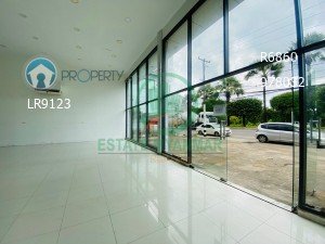 Office ၊ Showroom၊ Fashion Shop နှင့် Gymများ ဖွင့်ရန်အတွက် အထူးသင့်လျော်သော ဝေဇယန္တာလမ်းမတန်းရှိနေရာကောင်းငှားမည်။ in သဃန်းကျွန်း, ရန်ကုန်
