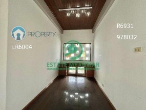 House for rent on 8 miles of country road, suitable for family living and also suitable for opening a business office. in Mayangone, Yangon